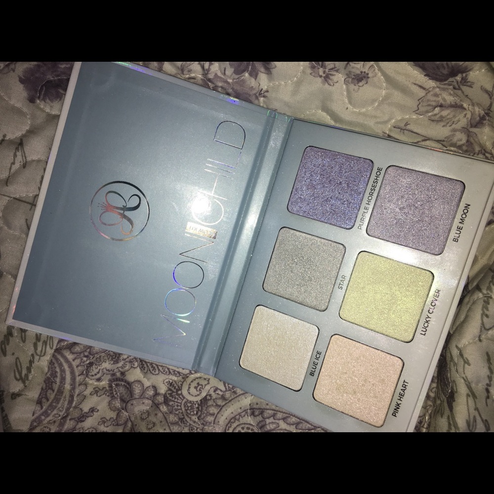 Makeup - Picture 2 of 7